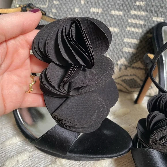 {Badgley Mischka} Satin Heels - Picture 5 of 9